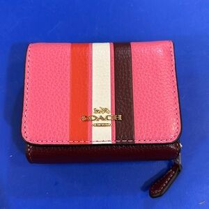 Fun coach wallet with great colors!